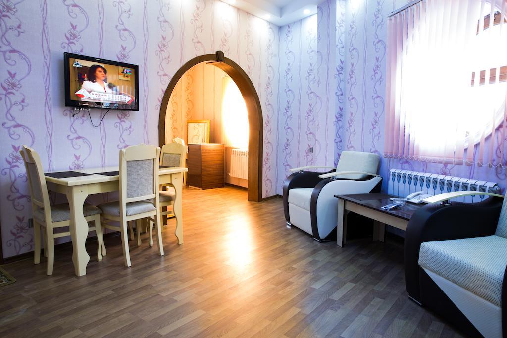 Cinema Boutique Hotel Ганджа Екстериор снимка