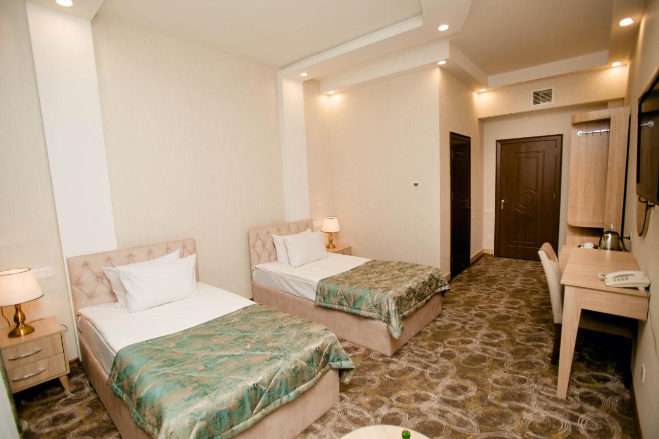 Cinema Boutique Hotel Ганджа Екстериор снимка