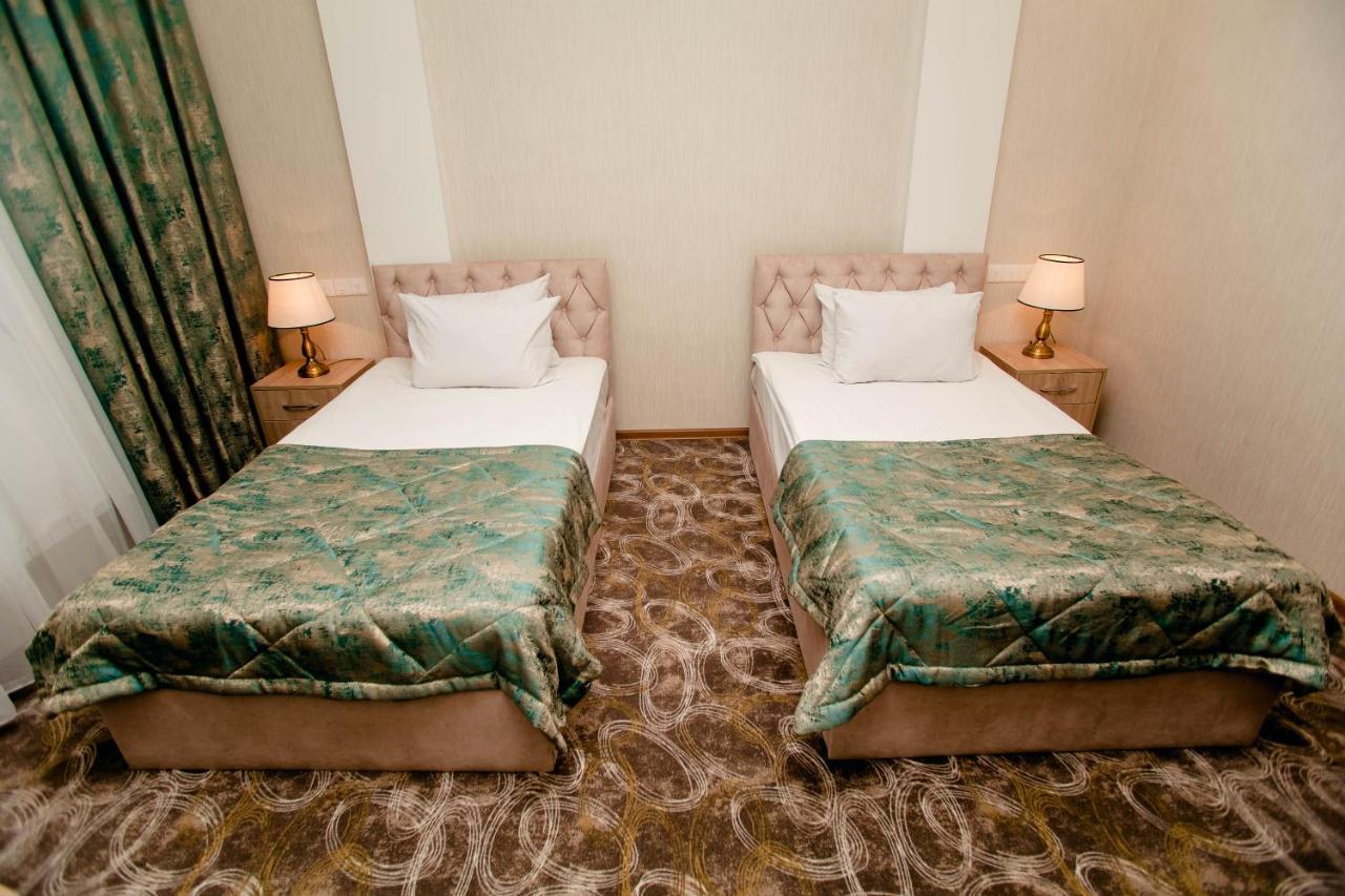 Cinema Boutique Hotel Ганджа Екстериор снимка