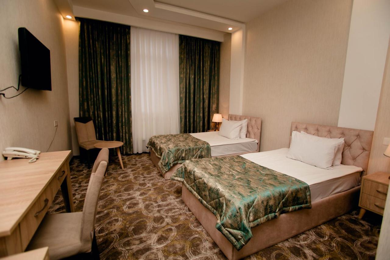 Cinema Boutique Hotel Ганджа Екстериор снимка