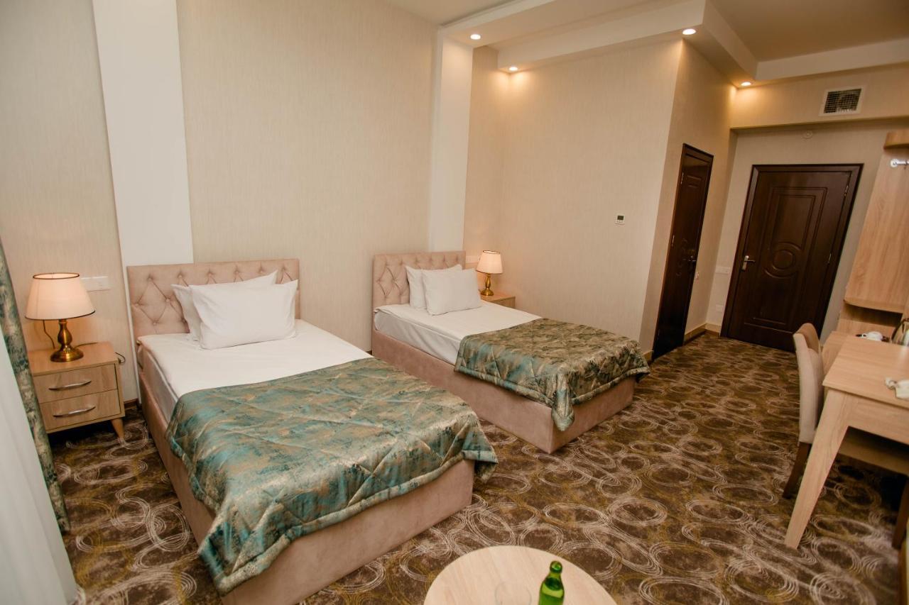 Cinema Boutique Hotel Ганджа Екстериор снимка