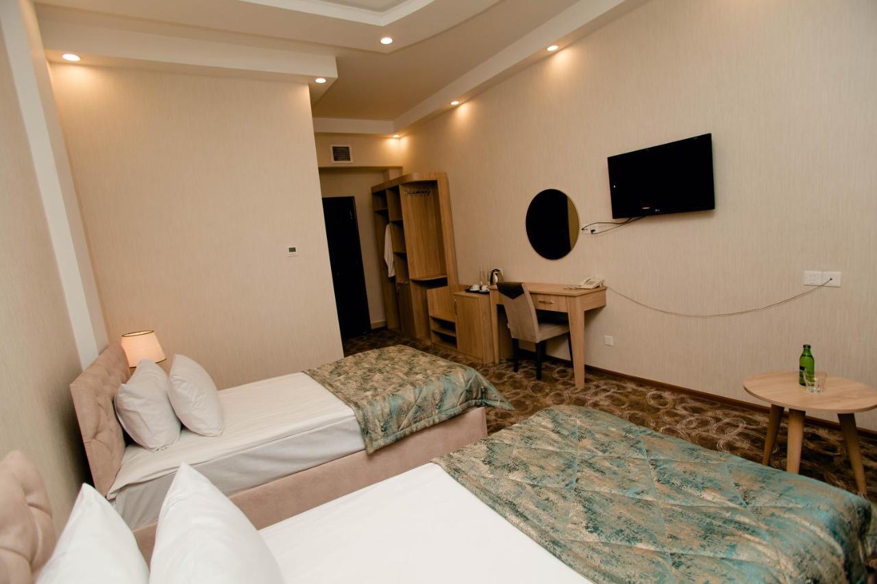 Cinema Boutique Hotel Ганджа Екстериор снимка