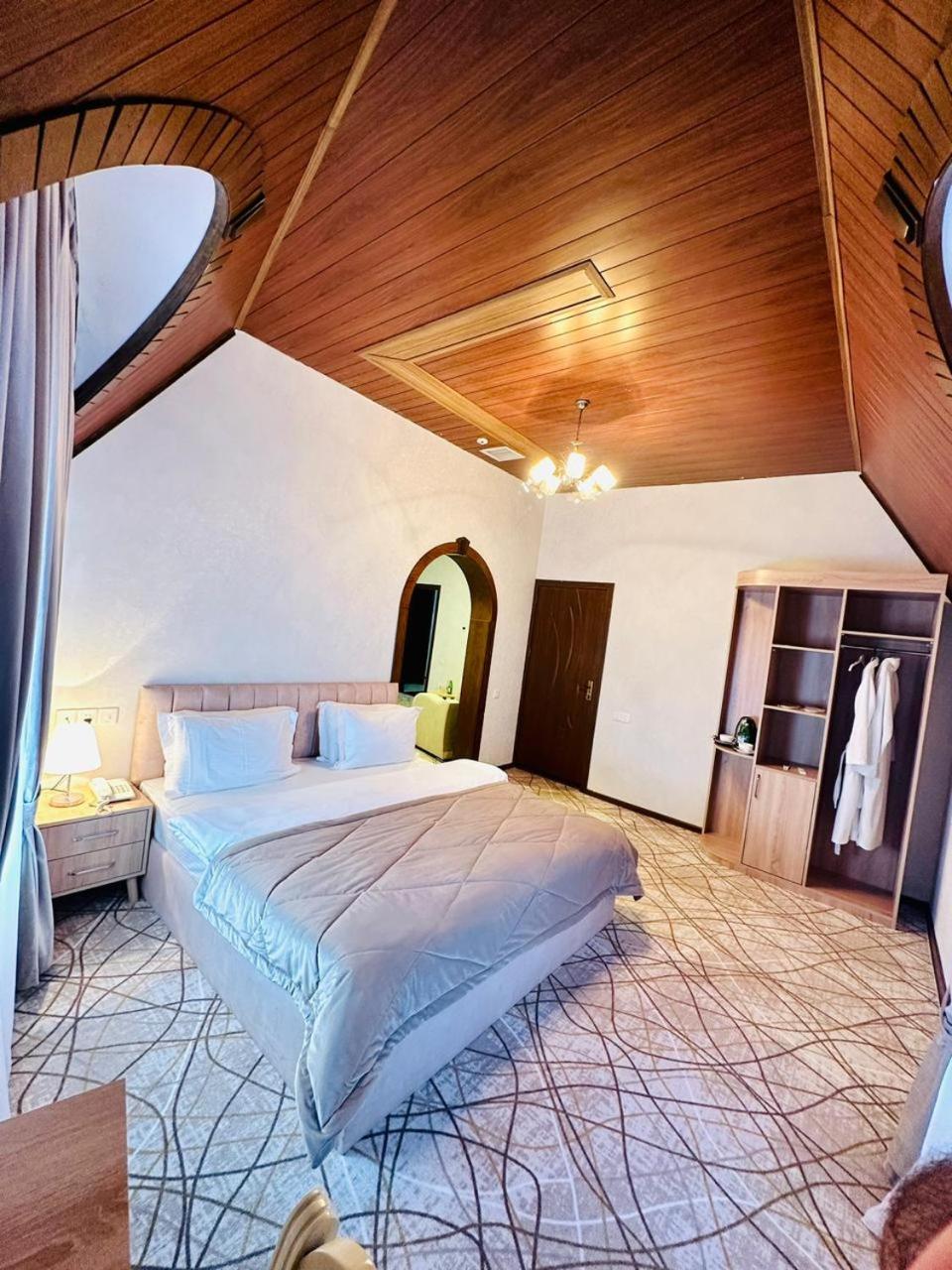 Cinema Boutique Hotel Ганджа Екстериор снимка