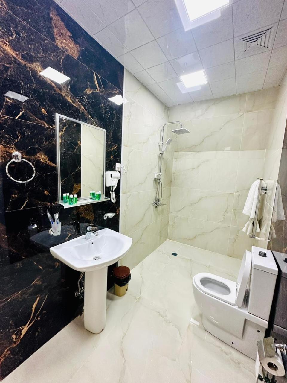 Cinema Boutique Hotel Ганджа Екстериор снимка